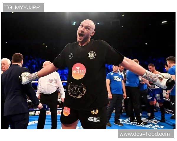 足球明星们的搞笑扭打大赛谁才是真正的拳王与球场搞笑之王